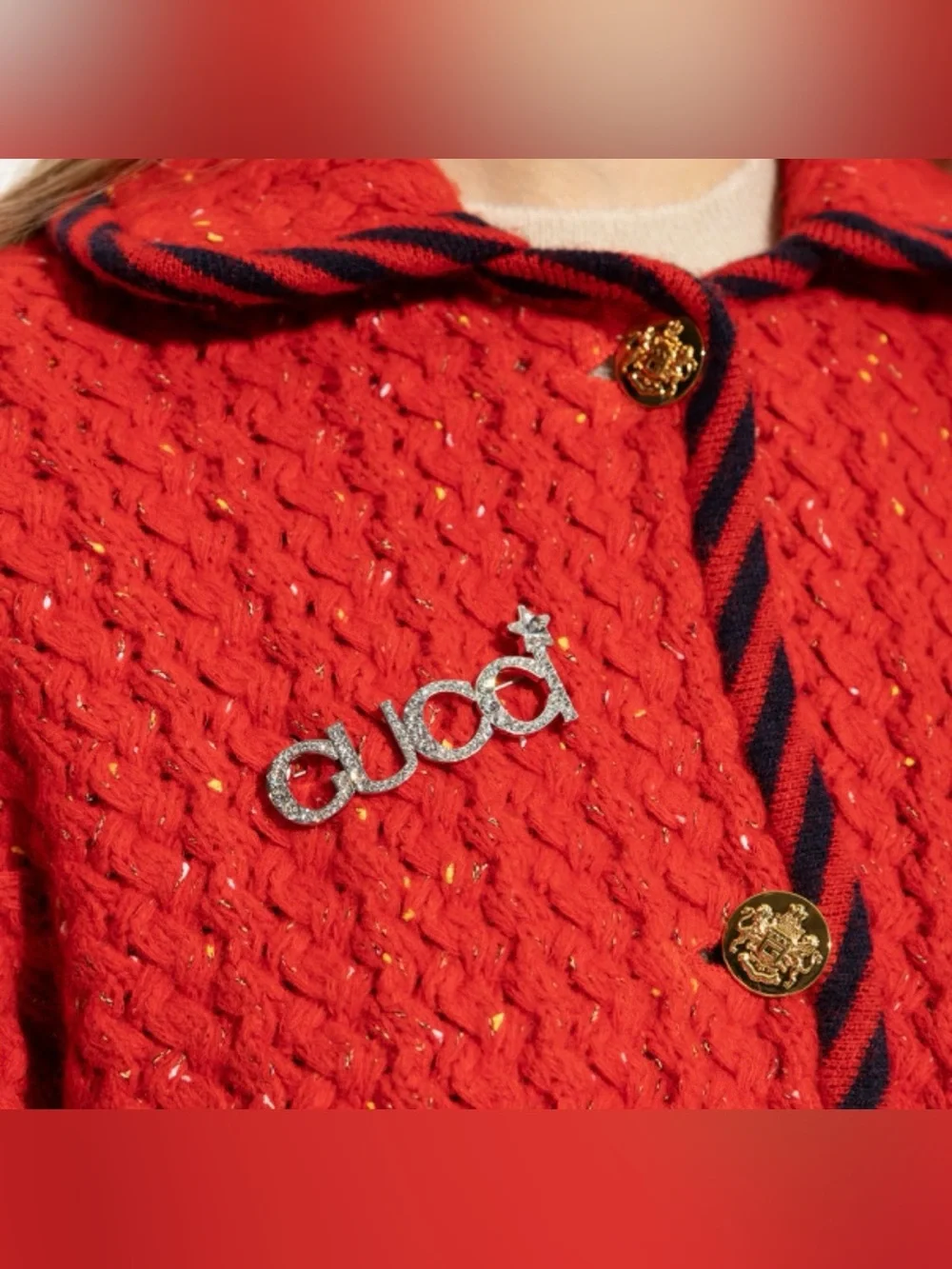 GUCCI logo star crystal brooch pin